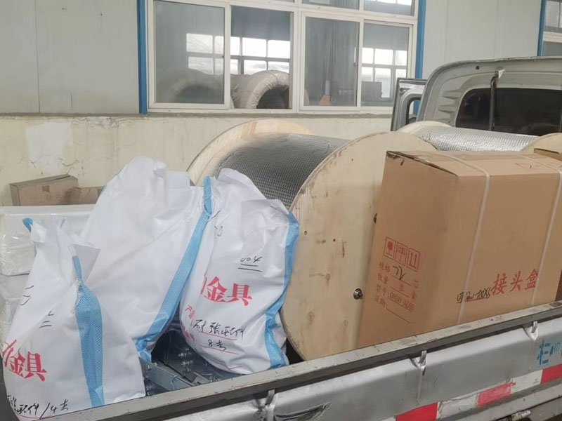 多線(xiàn)路光纜及附件發(fā)貨